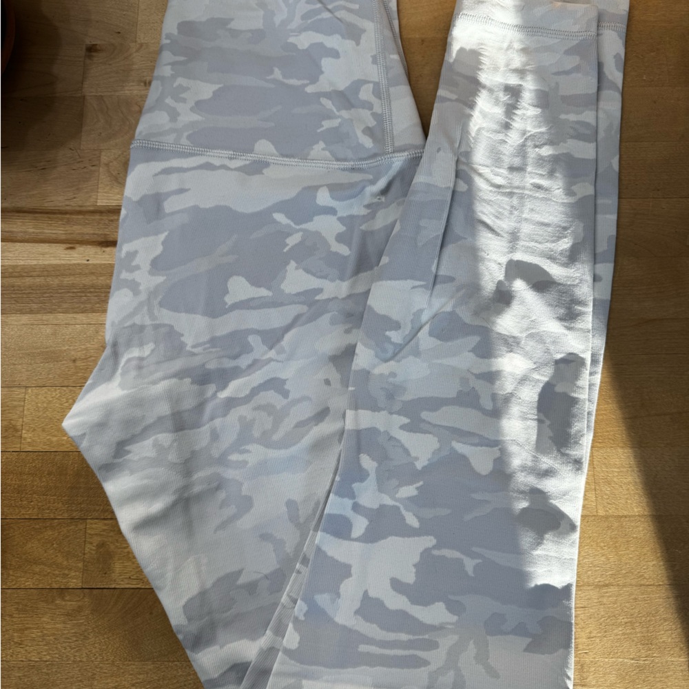 LULULEMON WHITE CAMO LEGGINGS